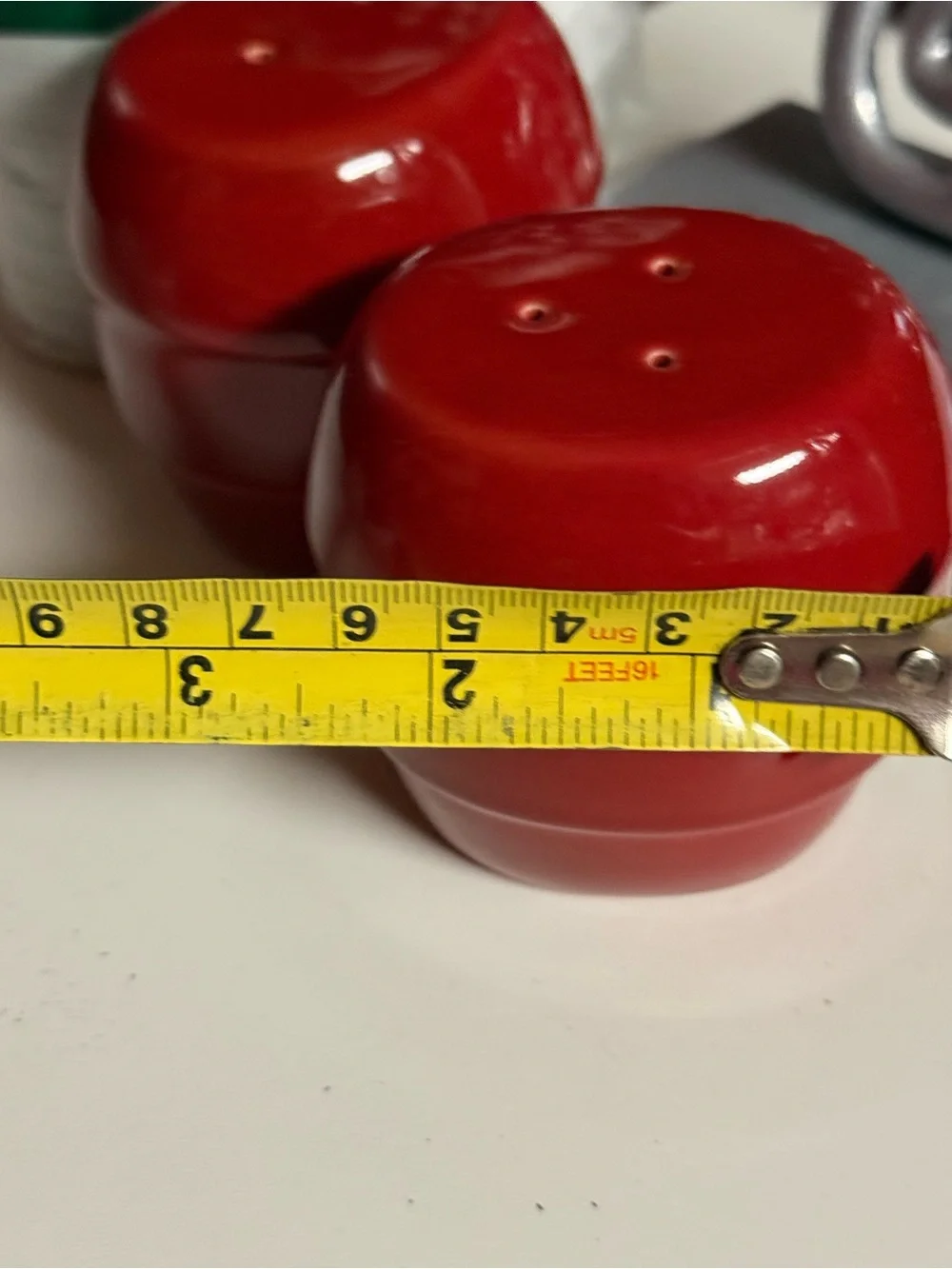 CelebratingHome Red Apple Salt and Pepper Shakers Set